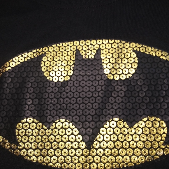 DC Comics Black Batman Faux Sequin Tee Shirt Size 7/9 Juniors Medium - Picture 3 of 6